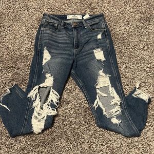 Hollister Curvy High-Rise Mom Jeans